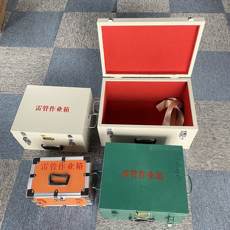 乌坡镇爆破工程作业箱如何选择？玻璃钢与传统材质的全面对比